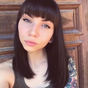 Meet your Posher, Mallory